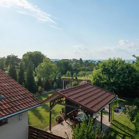 Csodas Kert, Teljesen Felszerelt Haz 扎马迪